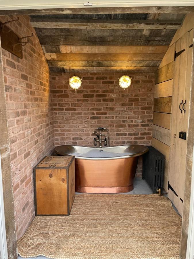 The Walled Garden At Cheshire Boutique Bathhouse Нантвич Экстерьер фото
