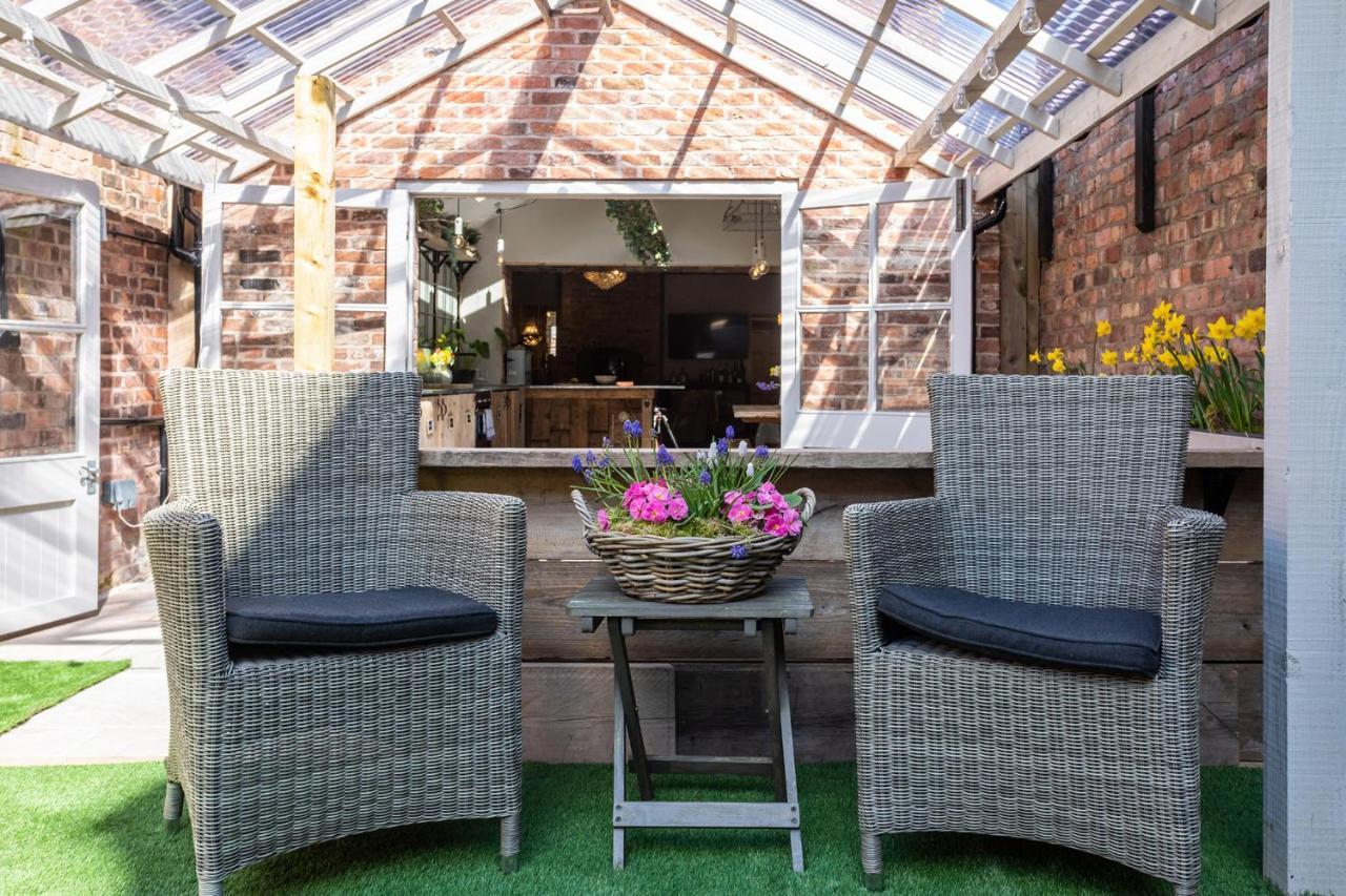 The Walled Garden At Cheshire Boutique Bathhouse Нантвич Экстерьер фото