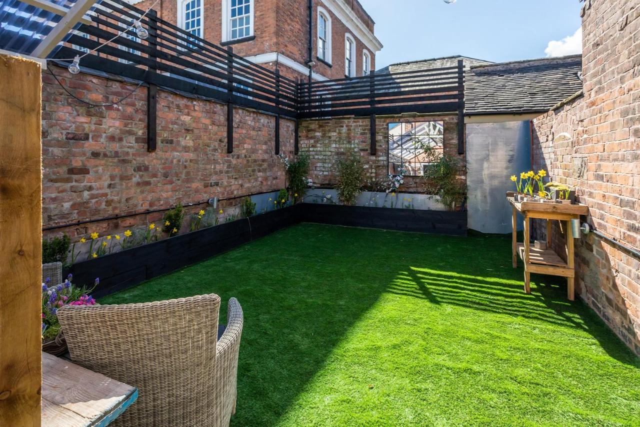 The Walled Garden At Cheshire Boutique Bathhouse Нантвич Экстерьер фото
